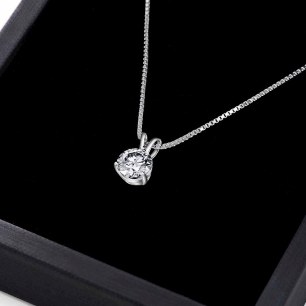 NWT CERTIFIED .85 CT Moissanite Diamond Francis Claire Portia Solitaire Pendant